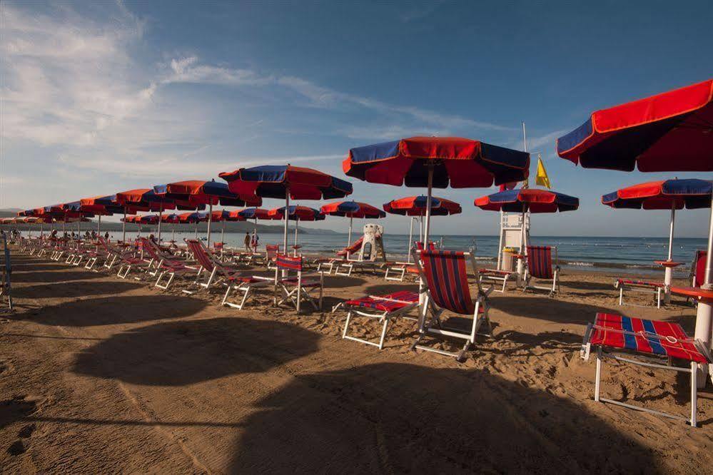 Hotel La Pineta Follonica Exterior foto